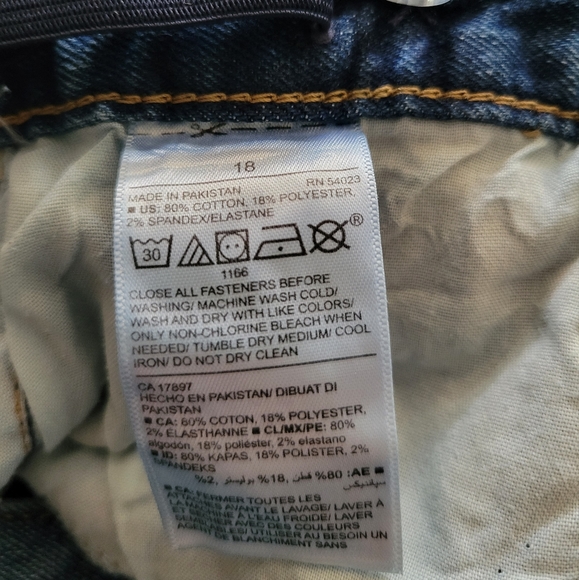 EUC Old Navy ~ boys boot-cut jeans - Picture 3 of 3